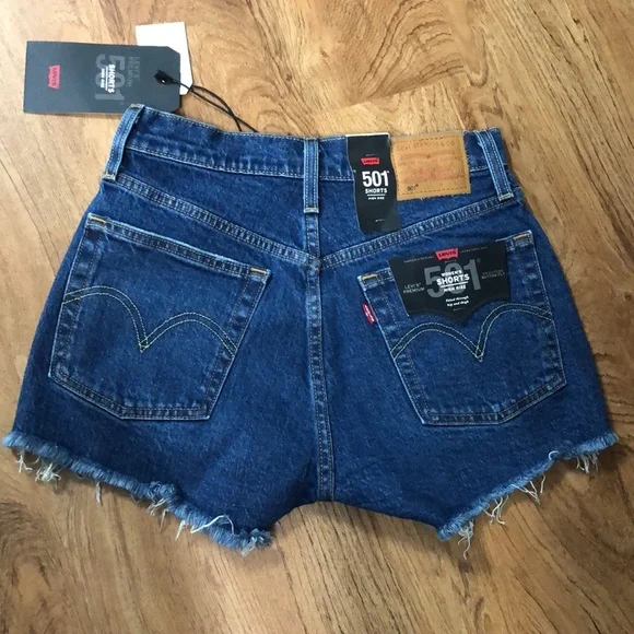 NWT Levi’s 501 High Rise Denim Shorts Size 25 - Picture 1 of 7